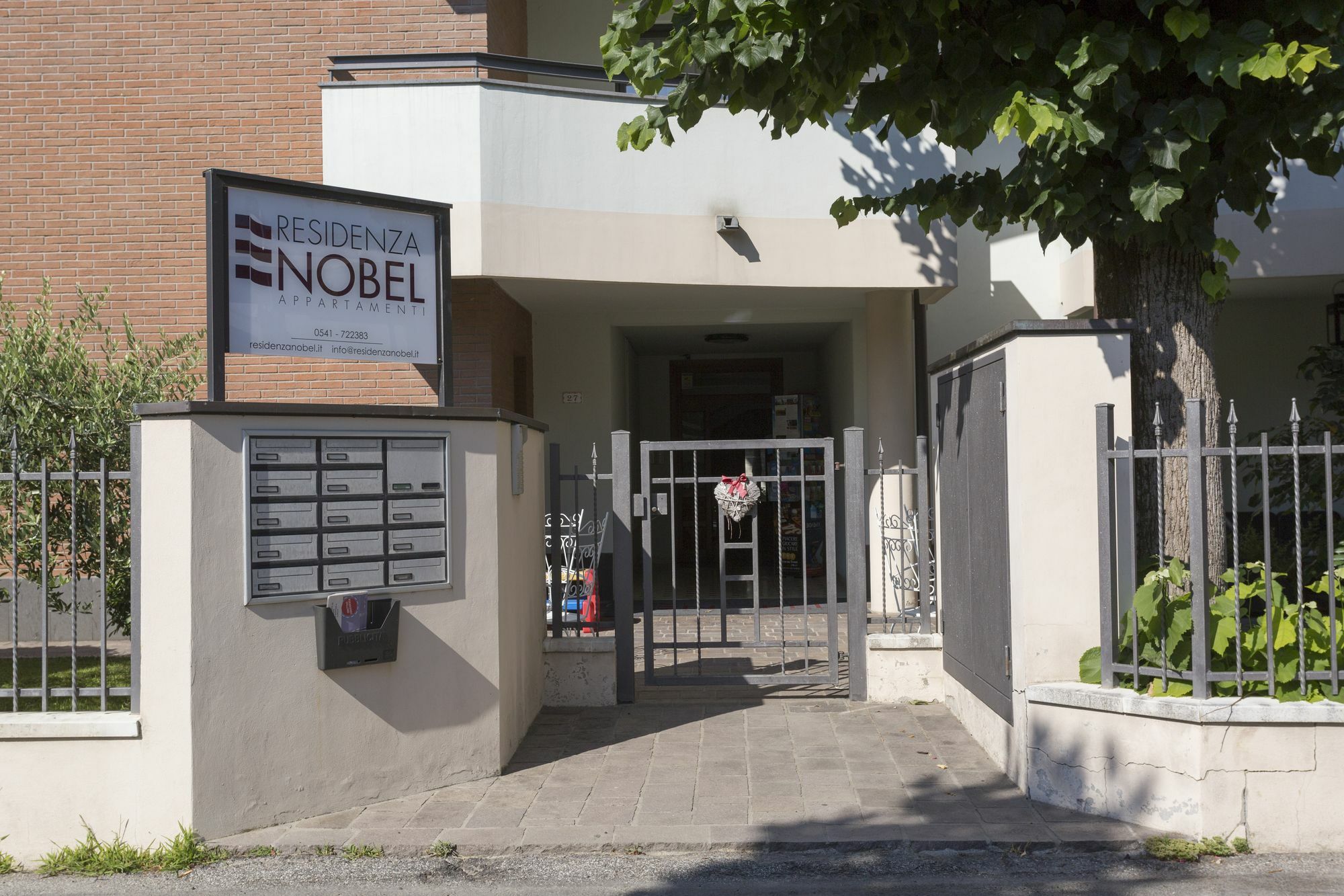 Residenza Nobel Appartamenti Rimini Extérieur photo